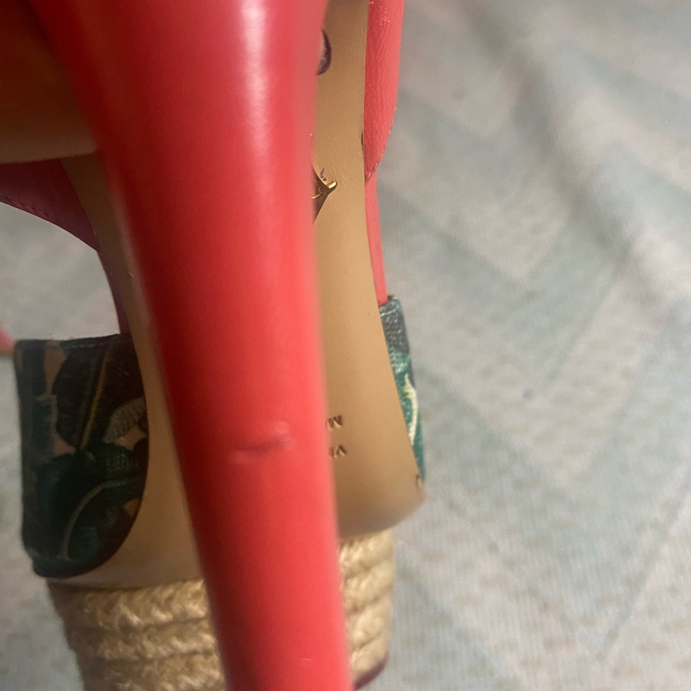 Charlotte Olympia Serena Banana Leaf Sandal Herls - Picture 11 of 16